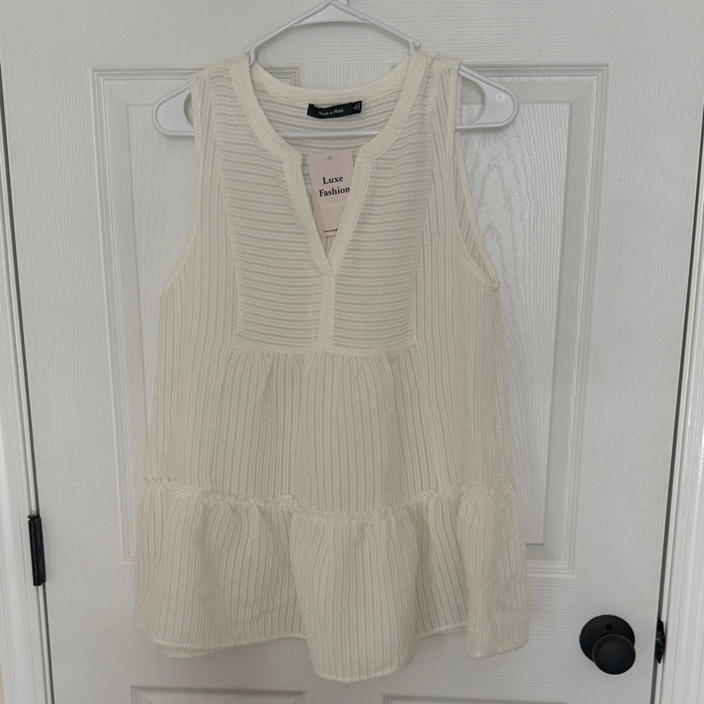 Doe & Rae Ivory Textured Sleeveless Blouse